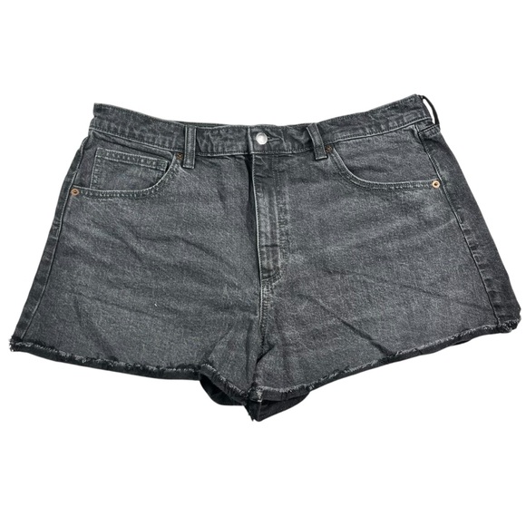 Universal Thread Retro 90s Cutoff Washed Black Denim Cut Off Jean Shorts Size 14 - Picture 1 of 4